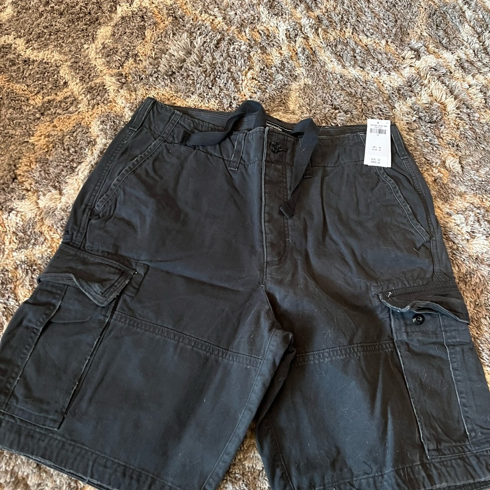 Men’s cargo shorts. NWT